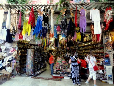 bazar in kusadasi